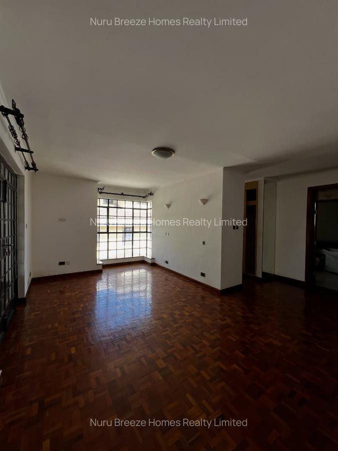 5 Bed Townhouse with En Suite in Lavington - 4