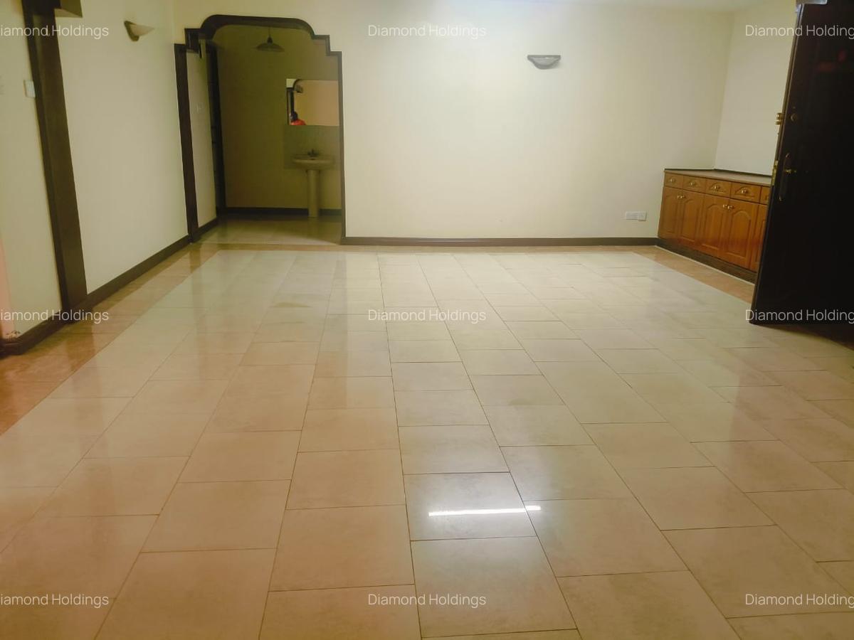 4 Bed Apartment with En Suite at Parklands - 11