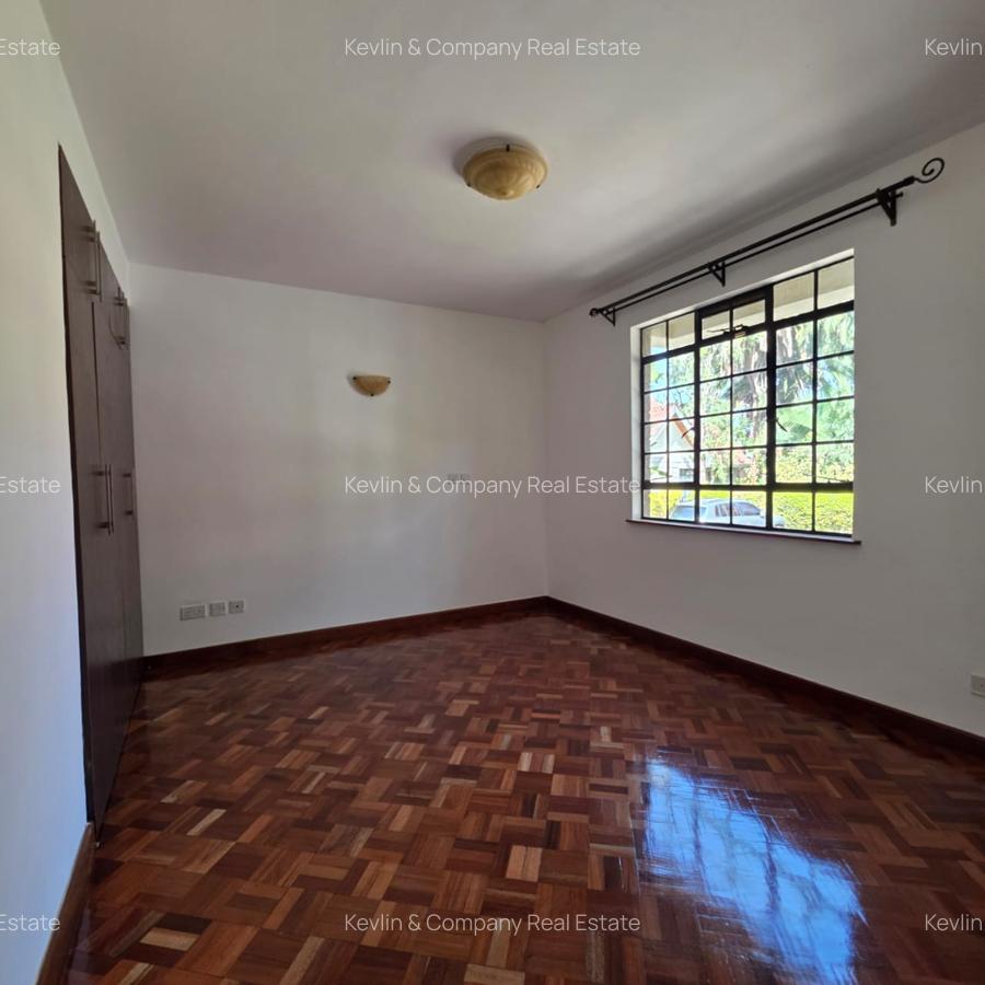 4 Bed Villa with En Suite in Lavington - 8