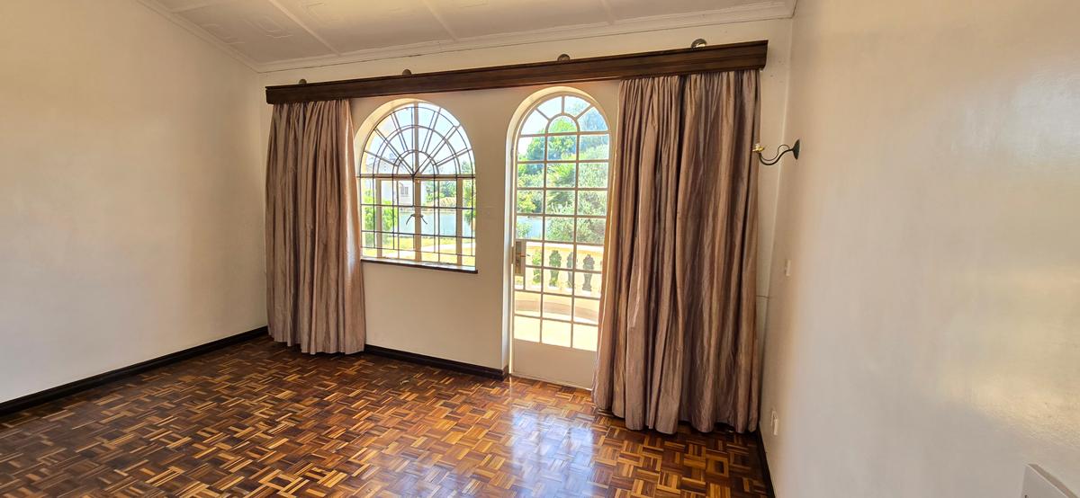 5 Bed House with En Suite at Loresho Road - 9