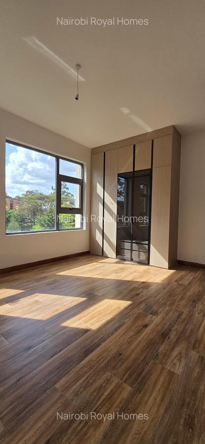 6 Bed Townhouse with En Suite at Off Convent Drive - 10