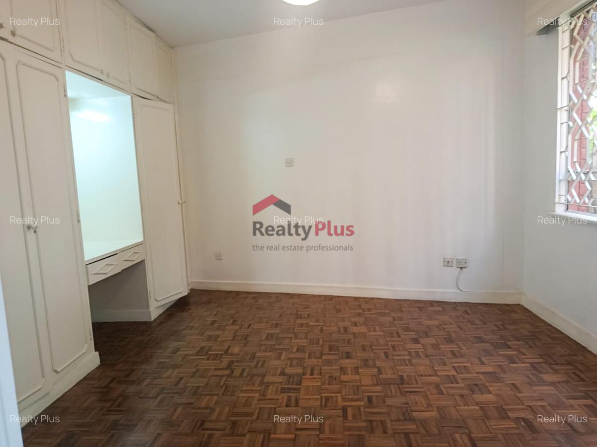 4 Bed Apartment with En Suite in Riverside - 5