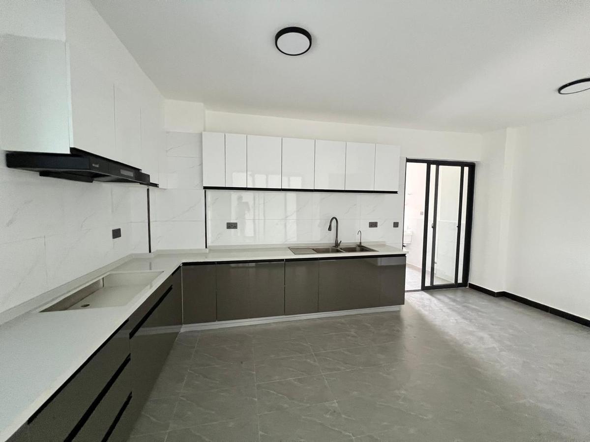 4 Bed Apartment with En Suite in Lavington - 6