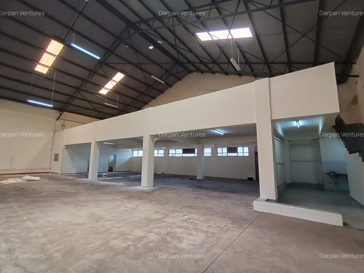 9,800 ft² Warehouse with Service Charge Included in Ruaraka - 2