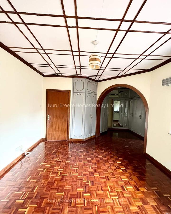4 Bed Townhouse with En Suite in Lavington - 13