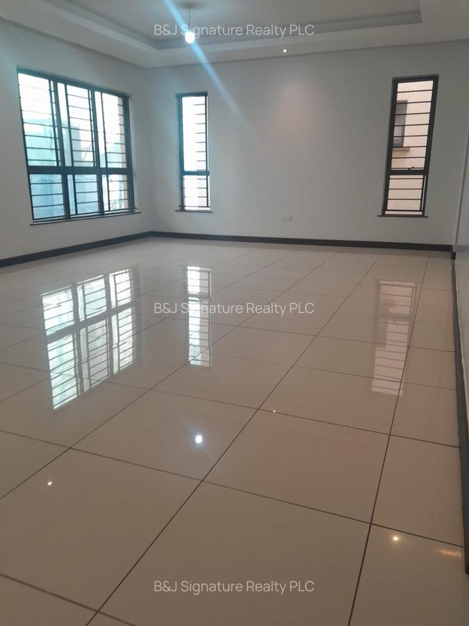 3 Bed Apartment with En Suite in General Mathenge - 1