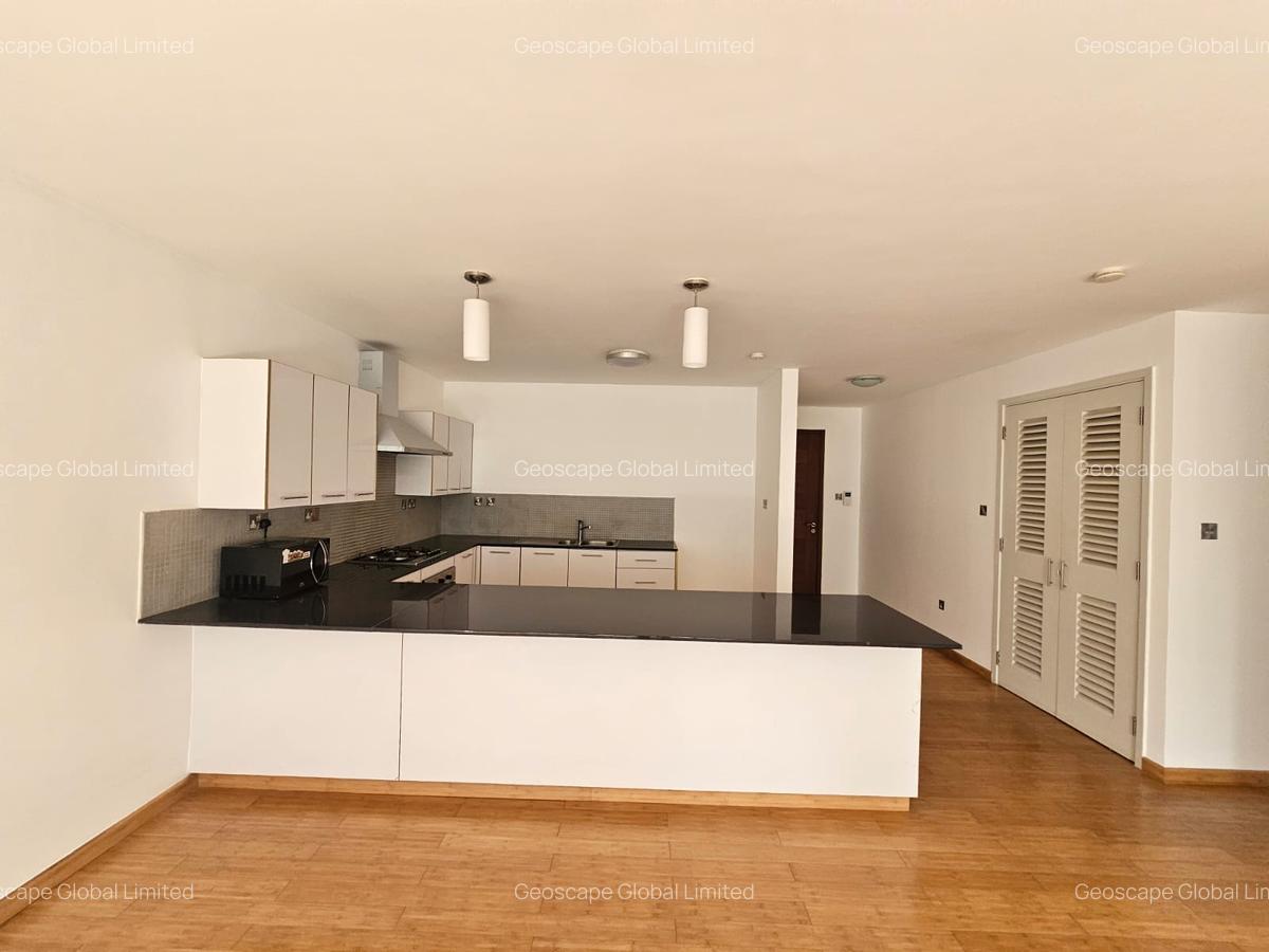 2 Bed Apartment with En Suite in Garden Estate - 6