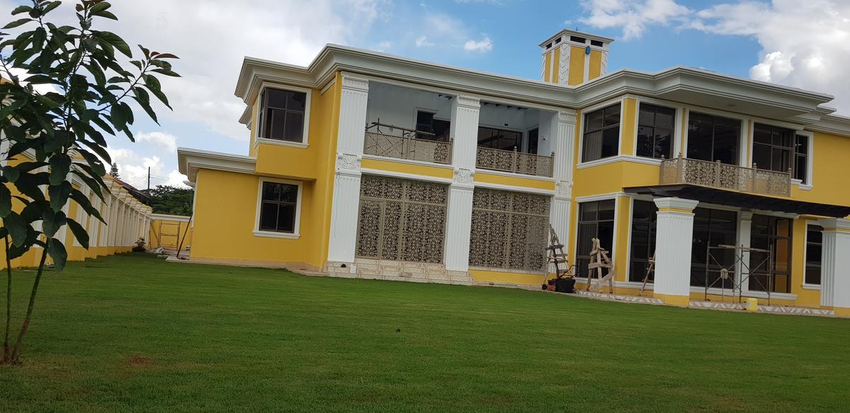 7 Bed House with En Suite at Mimosa Road - 8