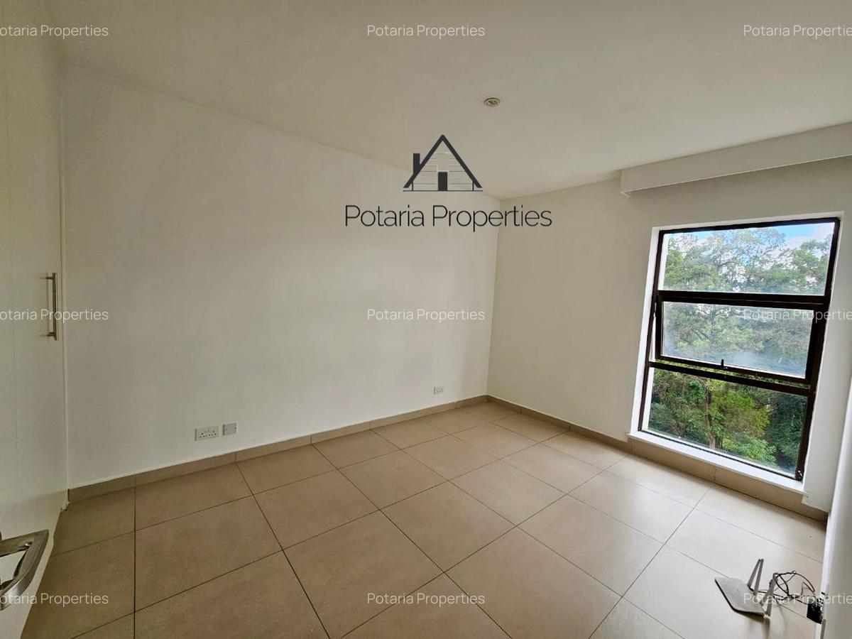 2 Bed Apartment with En Suite in Lavington - 2