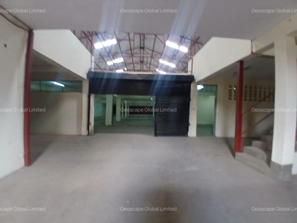 45,000 ft² Warehouse with Backup Generator in Industrial Area - 5