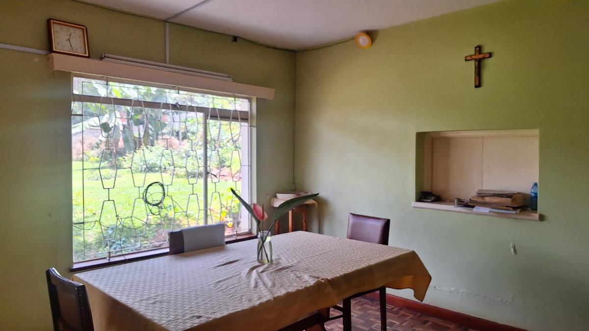 Commercial Property with Parking in Kyuna - 9