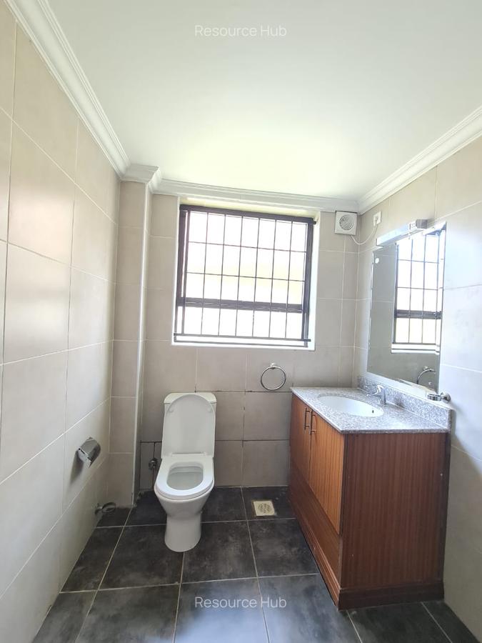 4 Bed Townhouse with En Suite at Runda - 6