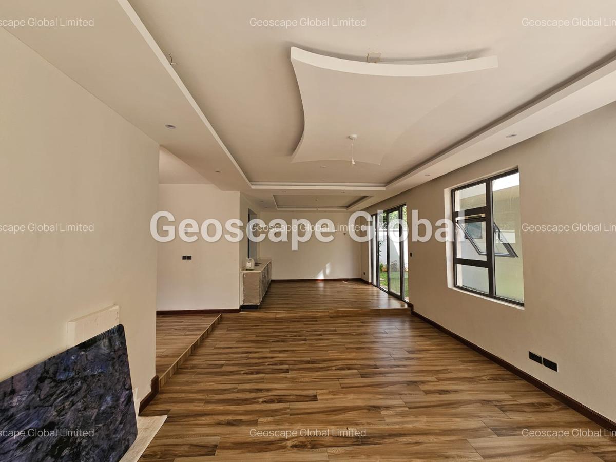 6 Bed Townhouse with En Suite in Lavington - 16