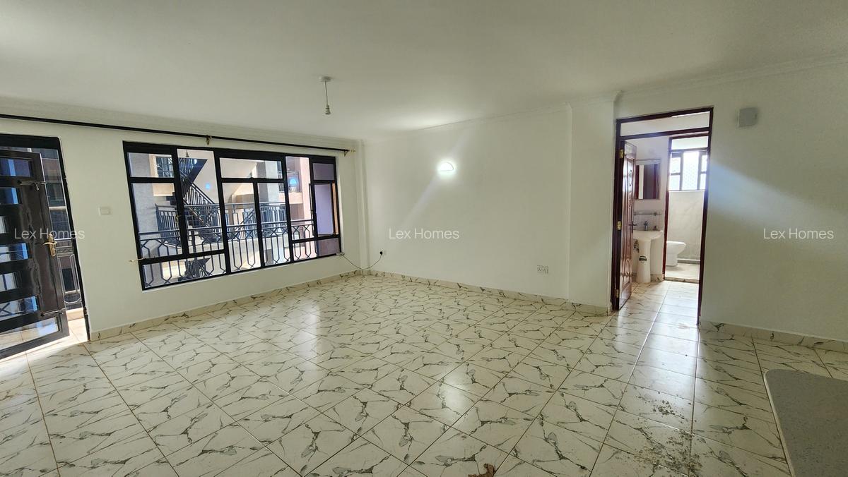 2 Bed Apartment with En Suite at - 2