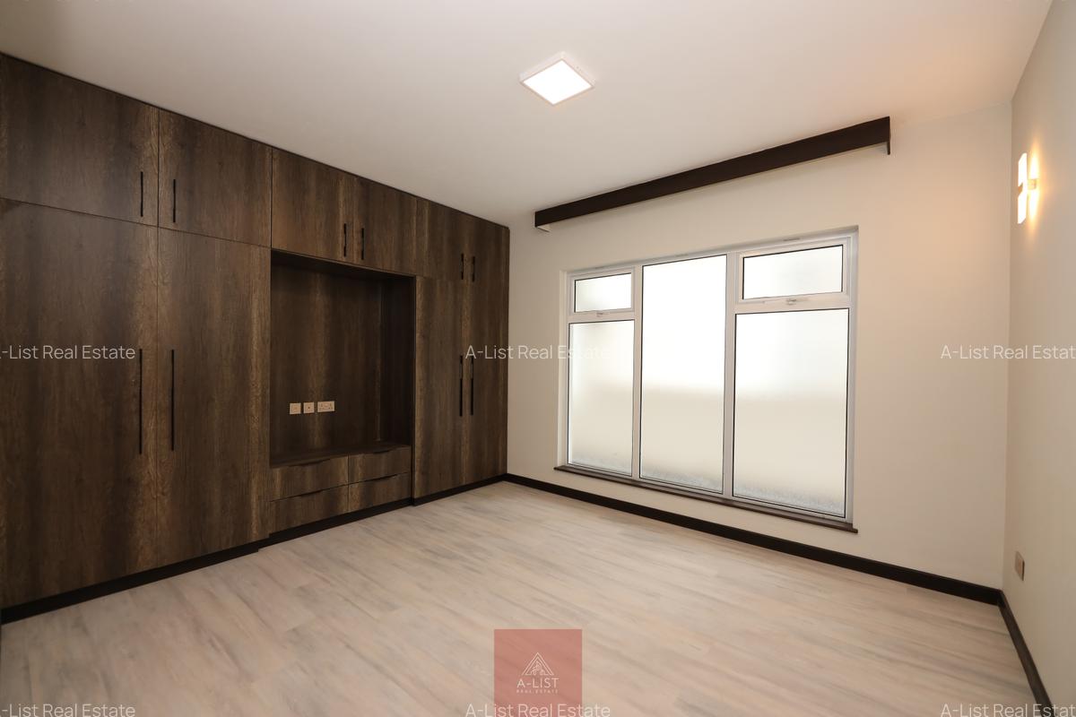 2 Bed Apartment with En Suite at Riverside - 5