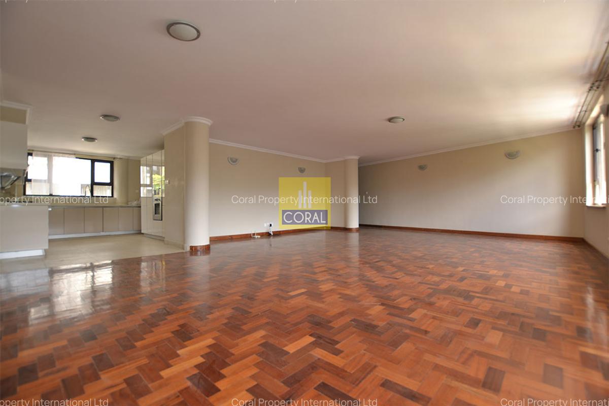 5 Bed House in Riverside - 2