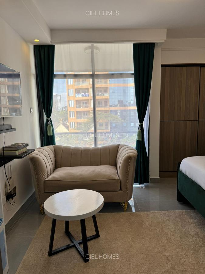 Serviced Studio Apartment with En Suite in Lavington - 4