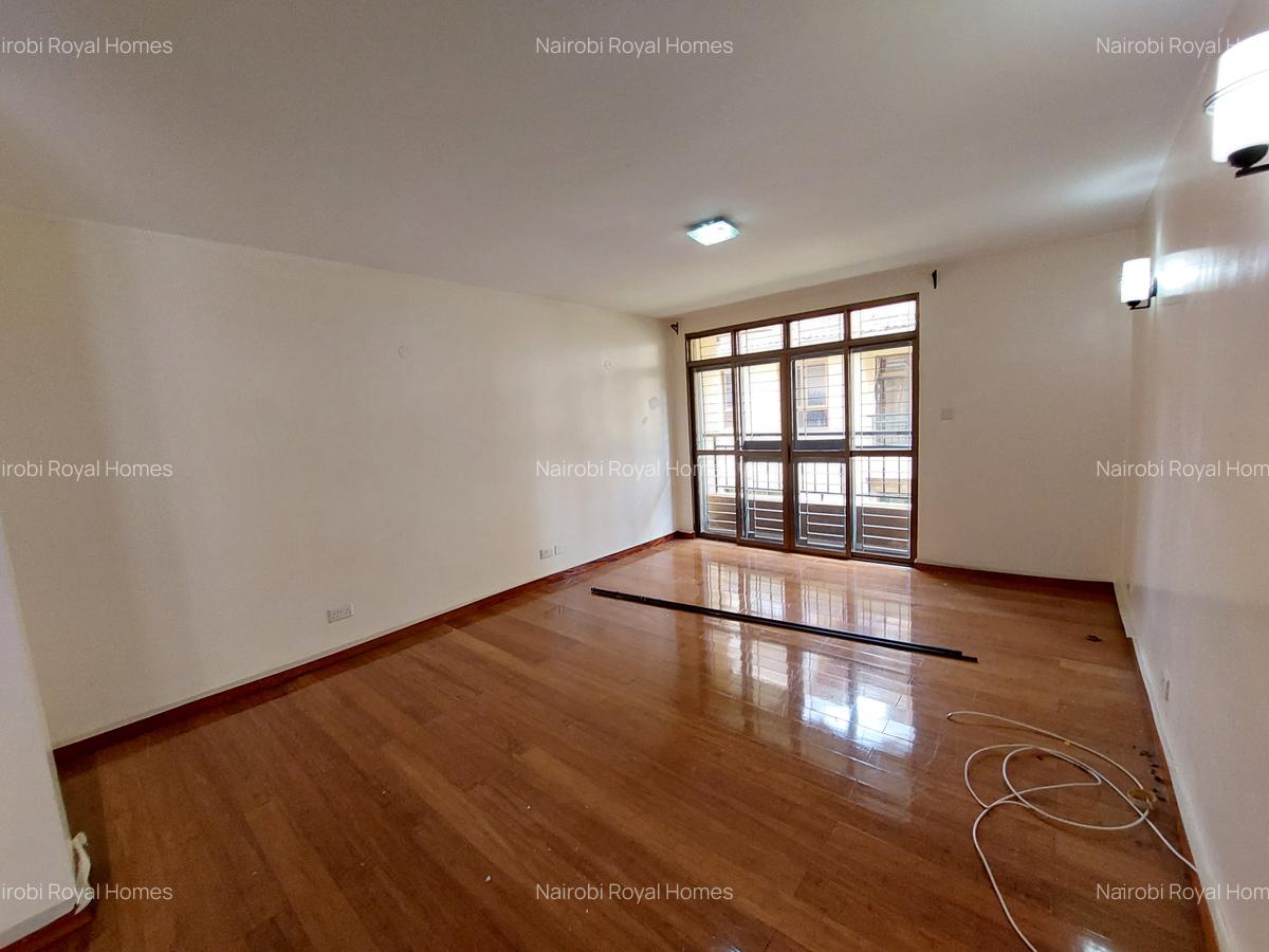 5 Bed Townhouse with En Suite at Lavington Lane - 18