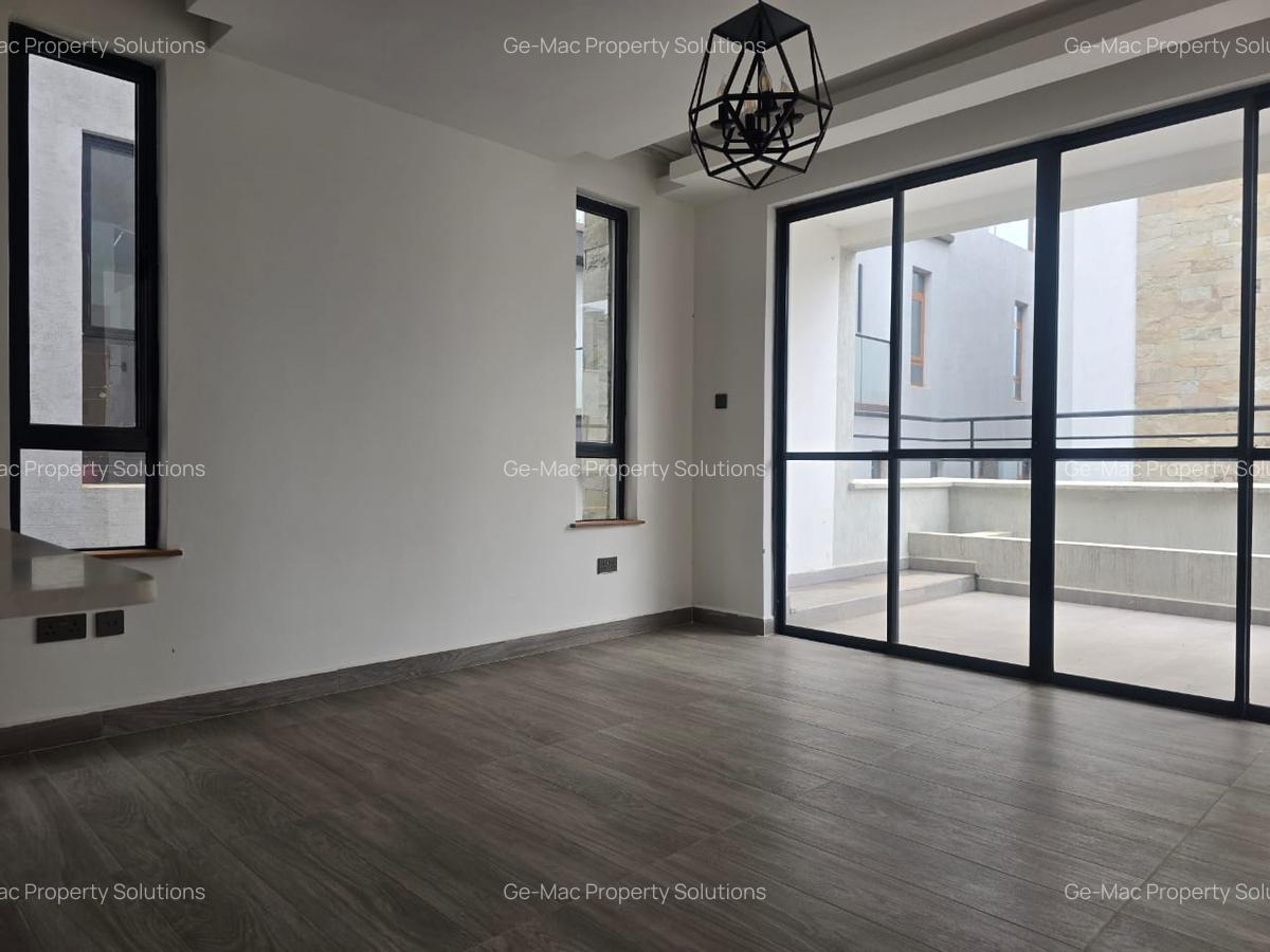 5 Bed Townhouse with En Suite in Lavington - 10