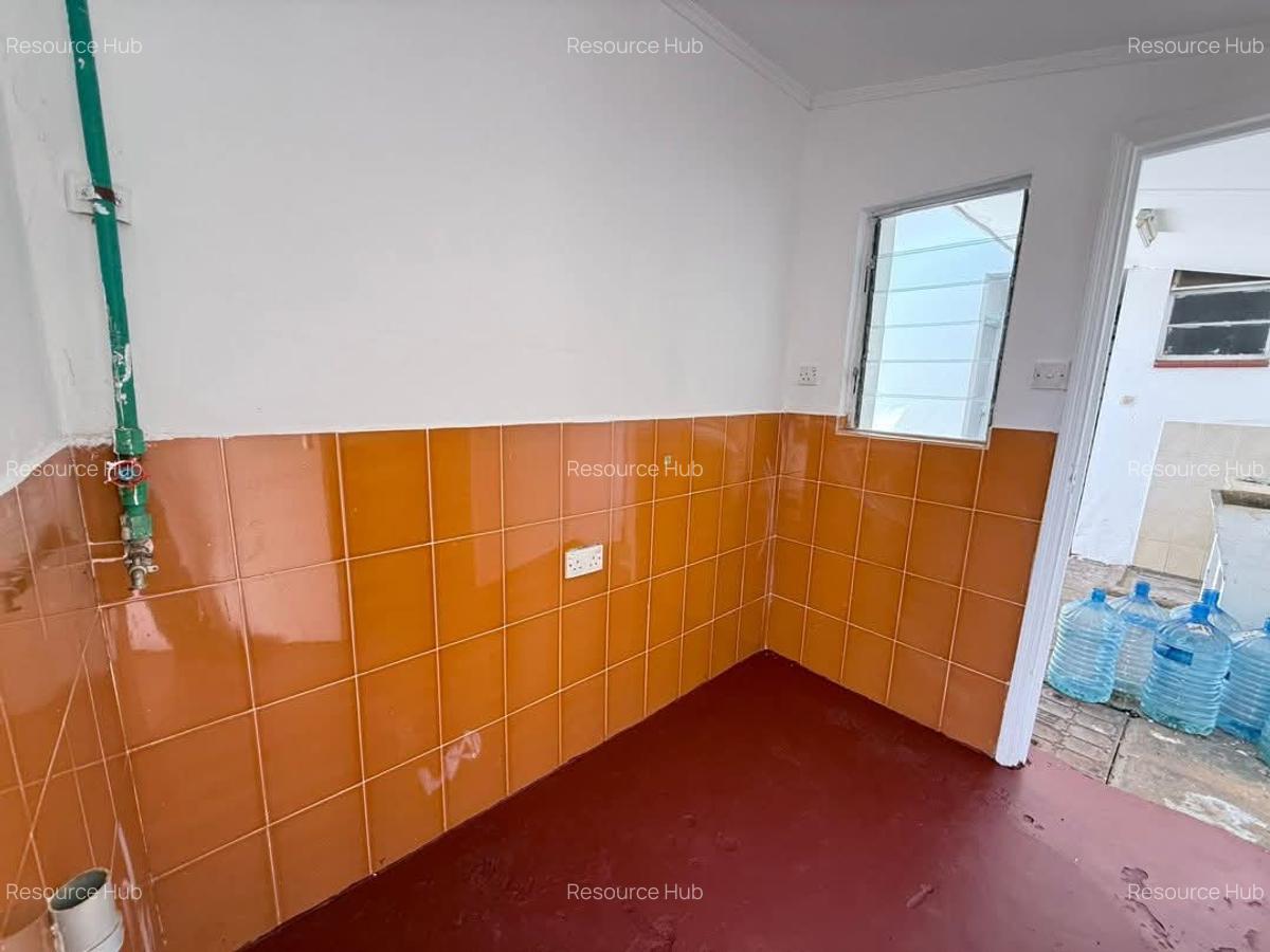 3 Bed House with Garden at Lavington - 8