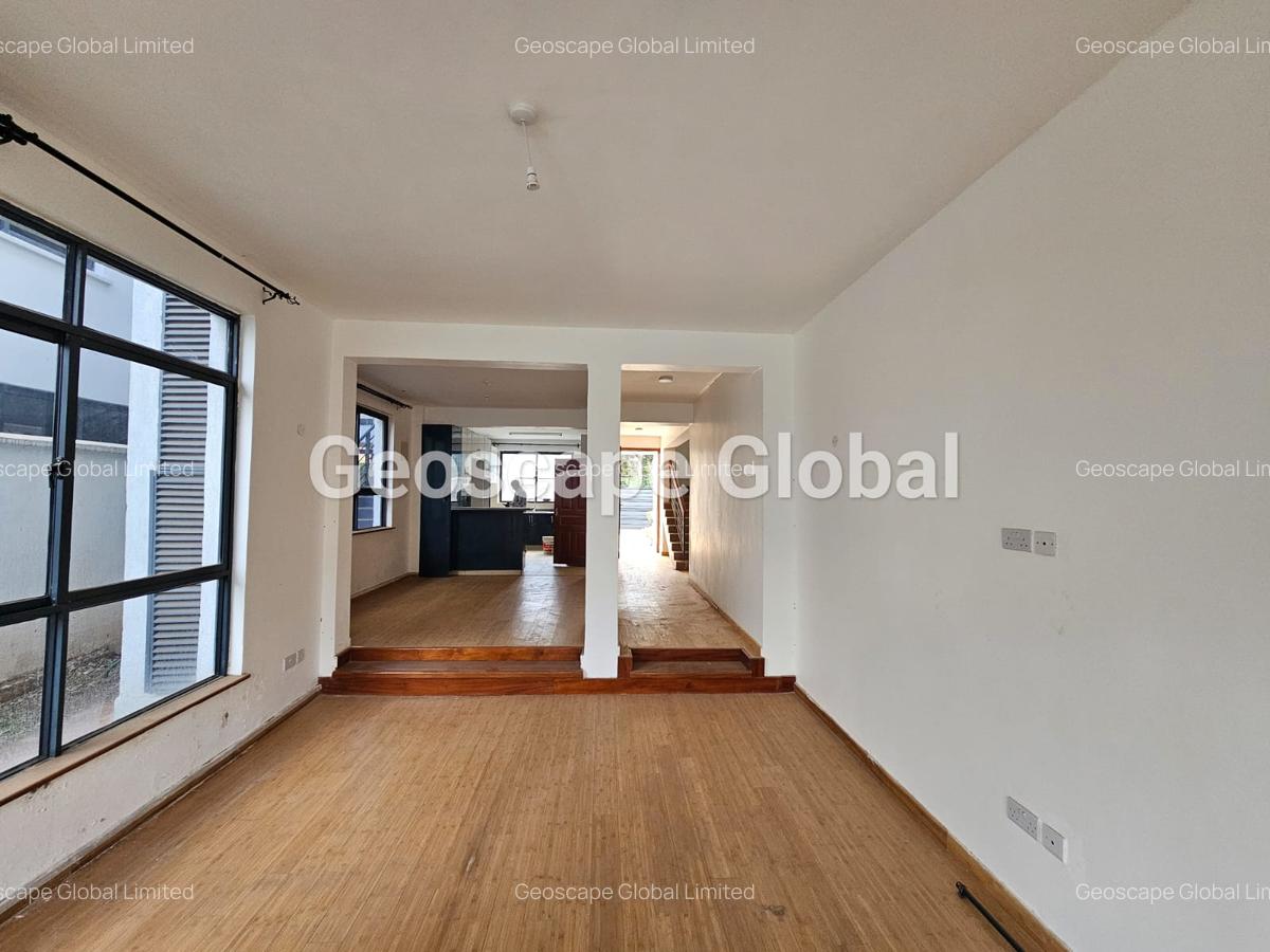 5 Bed Townhouse with En Suite in Lavington - 4