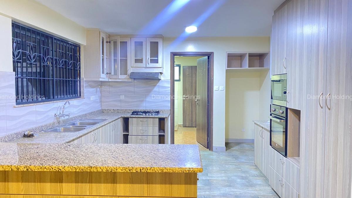 3 Bed Apartment with En Suite at Parklands - 1