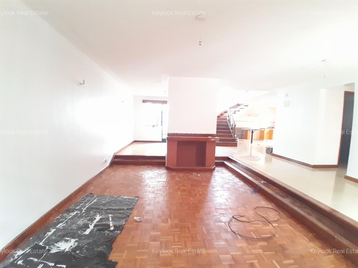 4 Bed Townhouse with En Suite at Lavington - 12