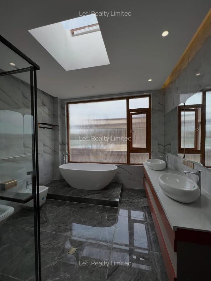 6 Bed Townhouse with En Suite in Lavington - 18