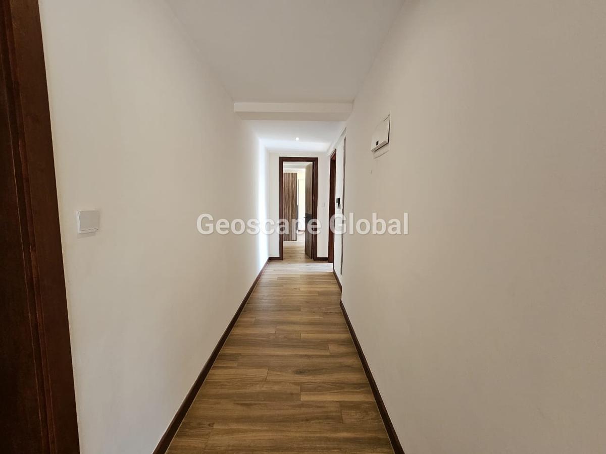3 Bed Apartment with En Suite in Spring Valley - 3