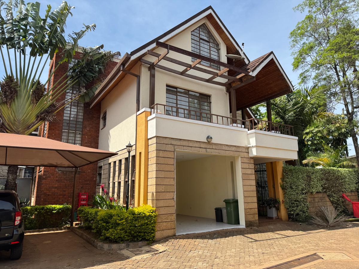 5 Bed Townhouse with En Suite in Lavington - 2
