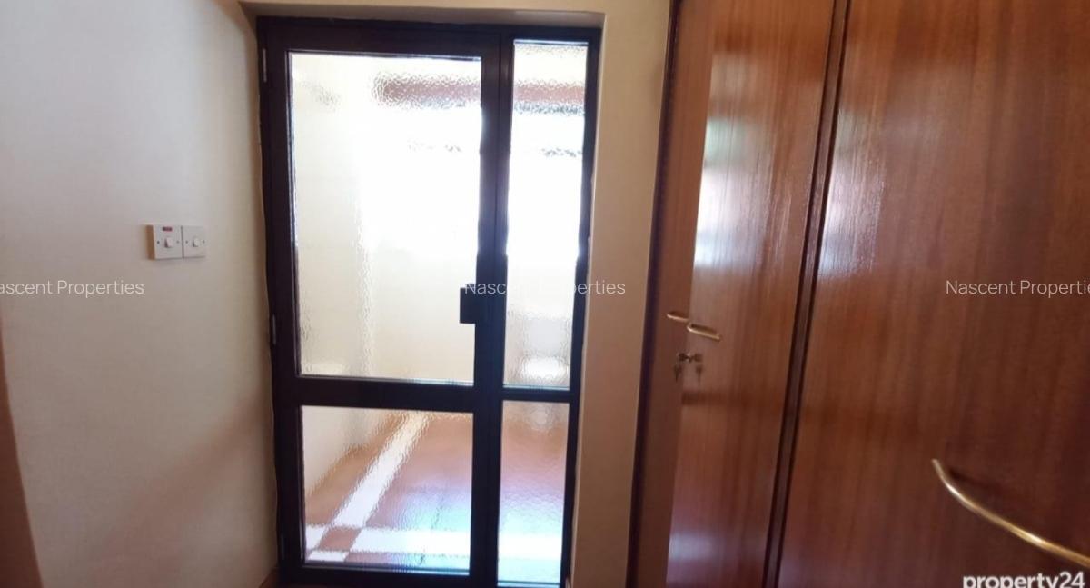 4 Bed Townhouse with En Suite in Spring Valley - 9