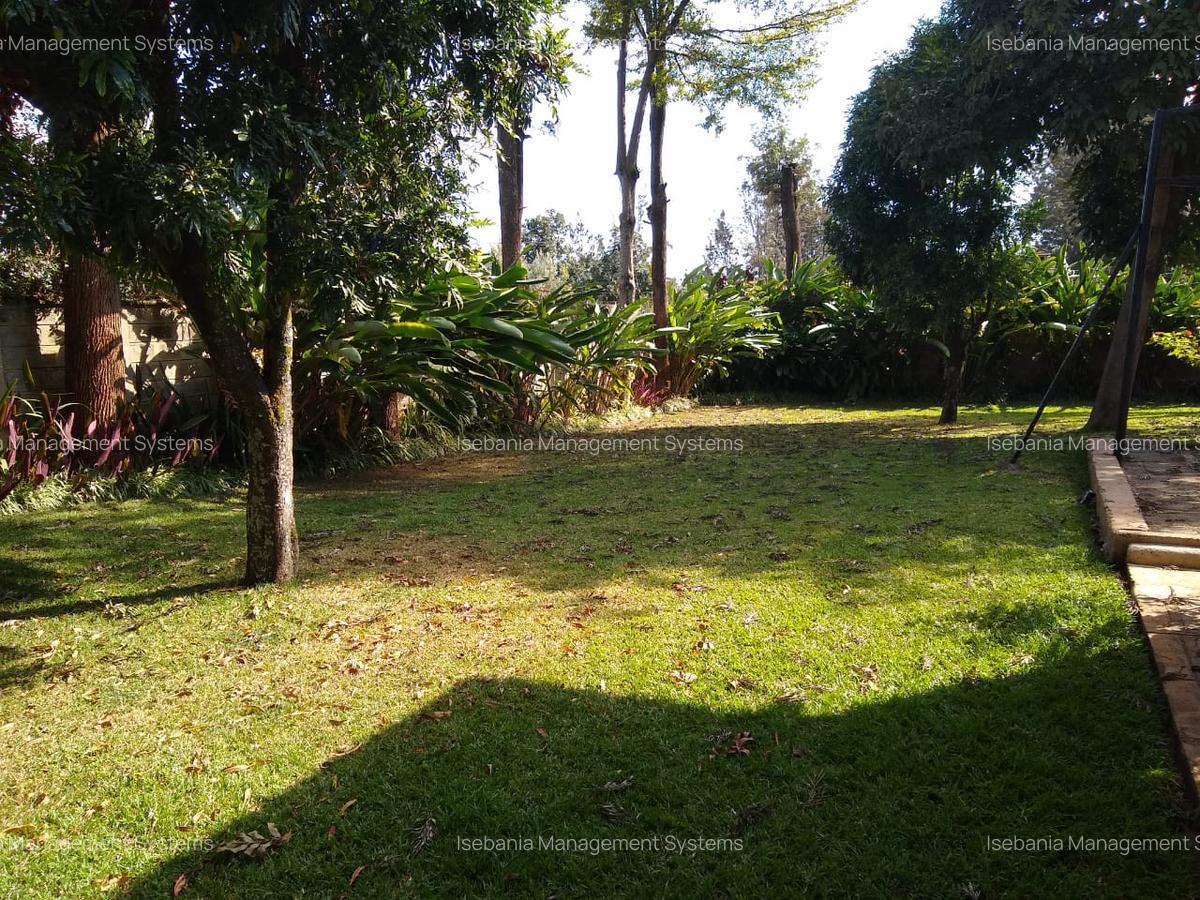 4 Bed House with En Suite at - 4