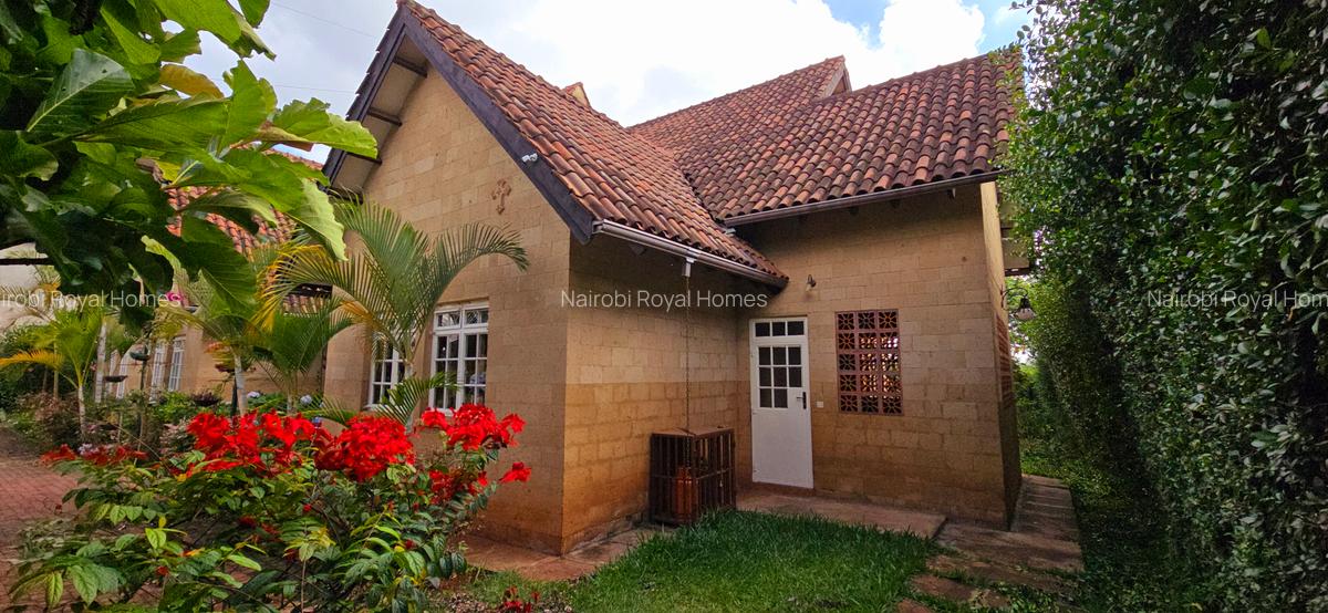 4 Bed House with En Suite at Runda Road - 5