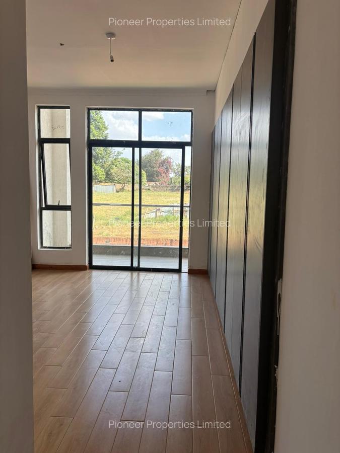 6 Bed House with En Suite at 00502 - 15