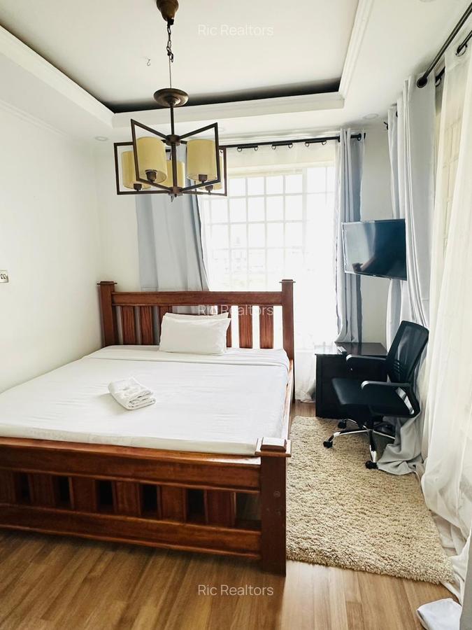4 Bed Townhouse with En Suite at Lake Road - 18