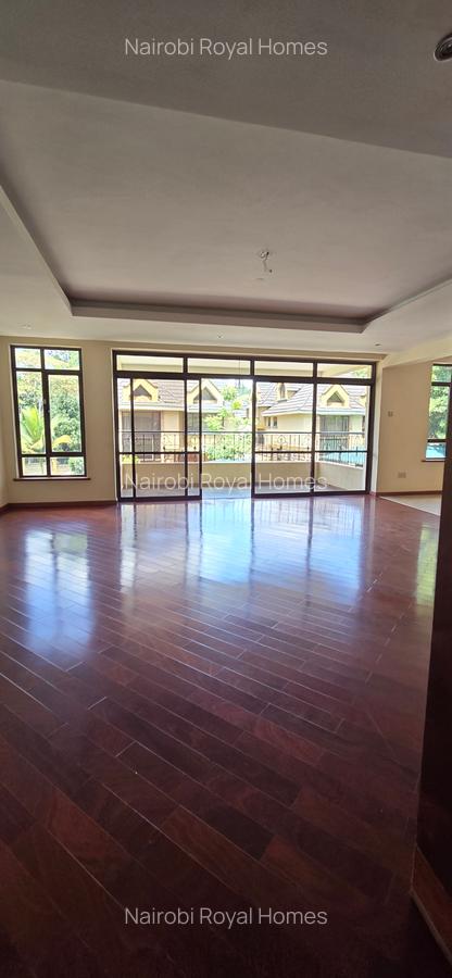 5 Bed Townhouse with En Suite at Lavington Green - 12