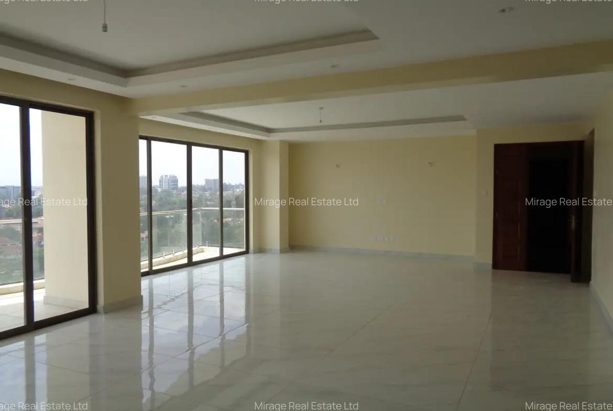 4 Bed Villa with En Suite in Westlands Area - 17