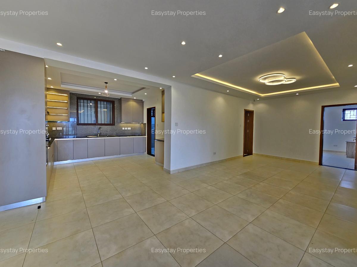 3 Bed Apartment with En Suite in Parklands - 5