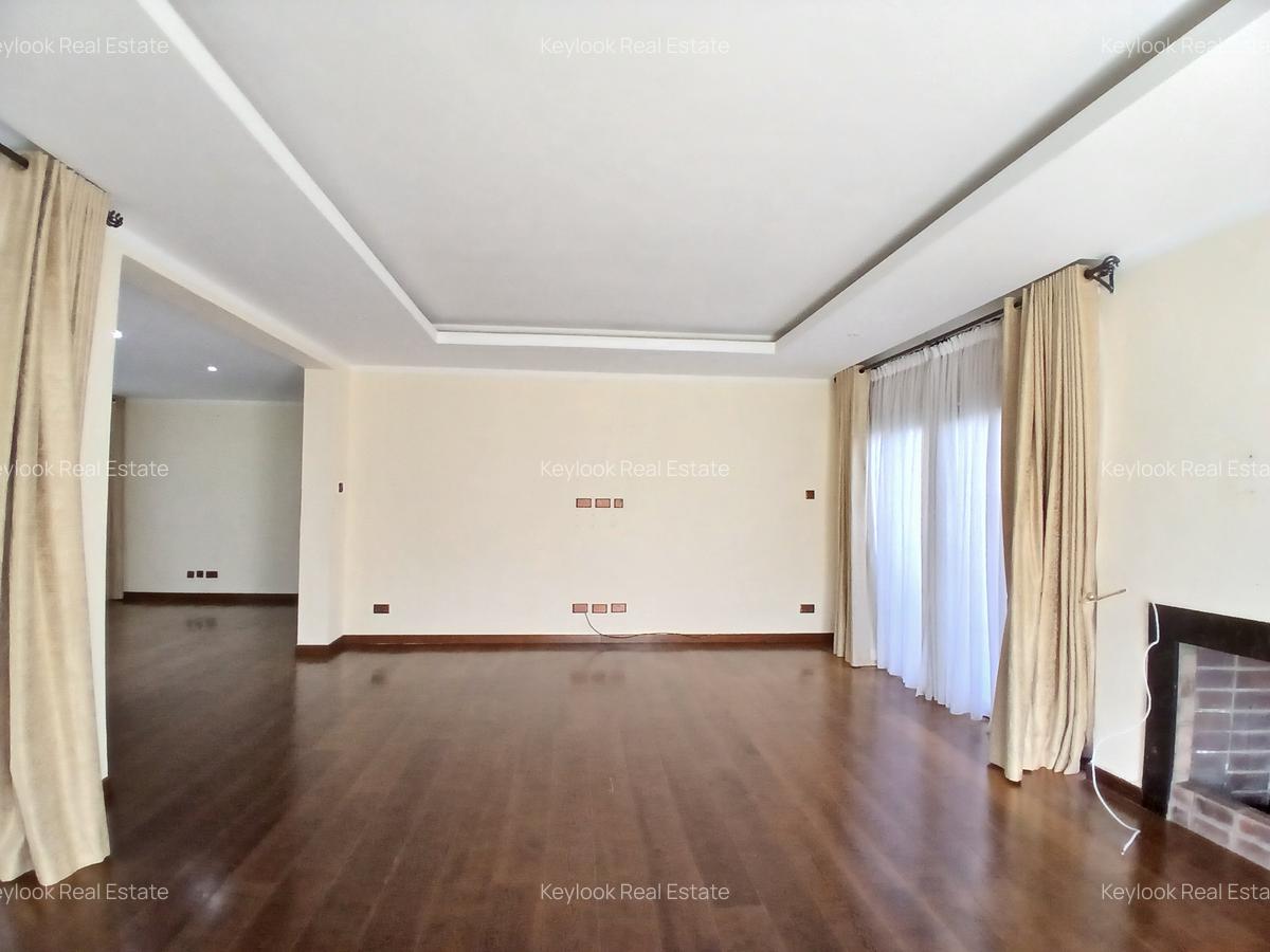 5 Bed Townhouse with En Suite at Lavington Green - 5