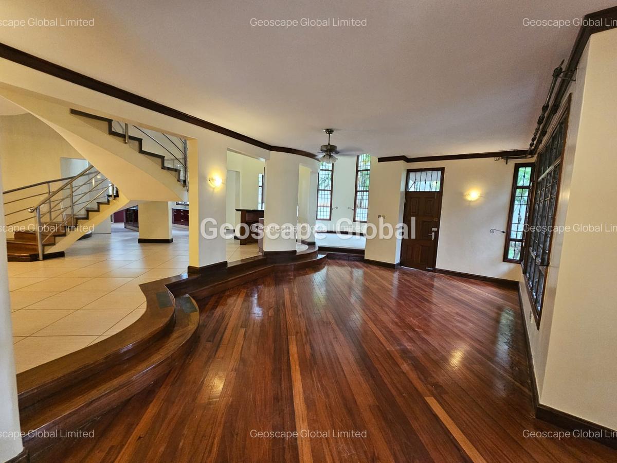 4 Bed Villa with En Suite in Spring Valley - 2