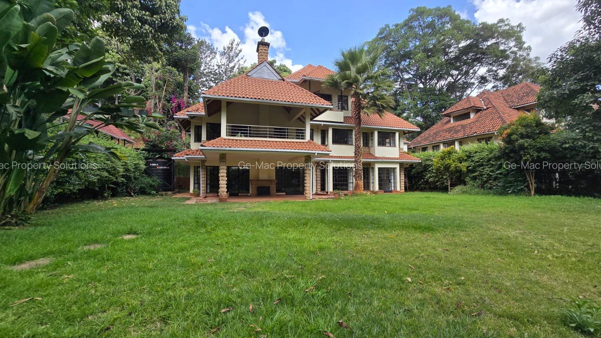 5 Bed House with En Suite at Lone Tree - 17