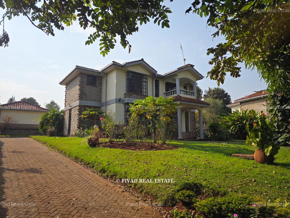 4 Bed House with Swimming Pool in Rosslyn - 1