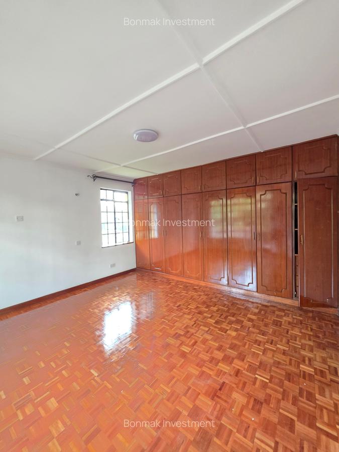 4 Bed Townhouse with En Suite at Lavington Green. - 14