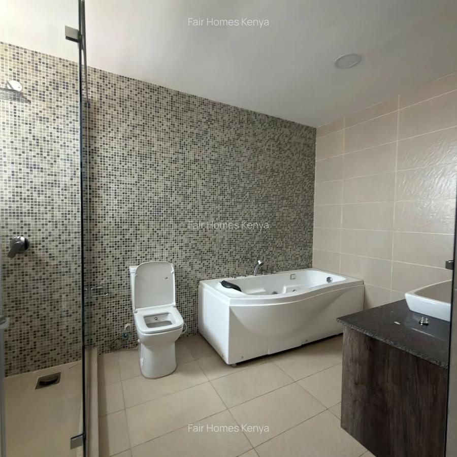 4 Bed Apartment with En Suite at Valley Arcade - 12