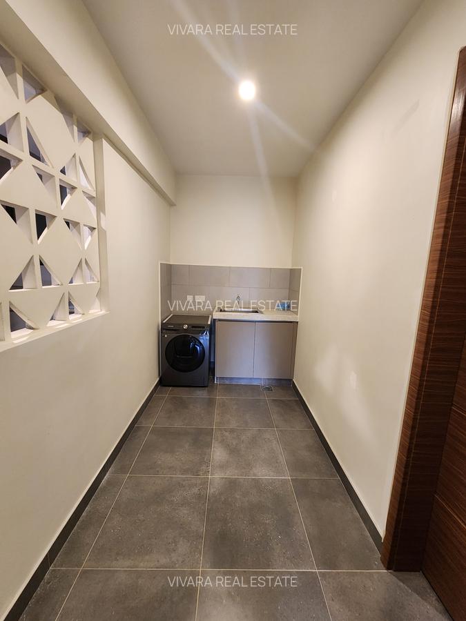 1 Bed Apartment with Swimming Pool in Riverside - 4