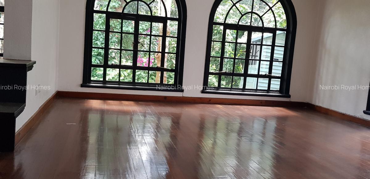 4 Bed Townhouse with En Suite at Riverside Drive - 10