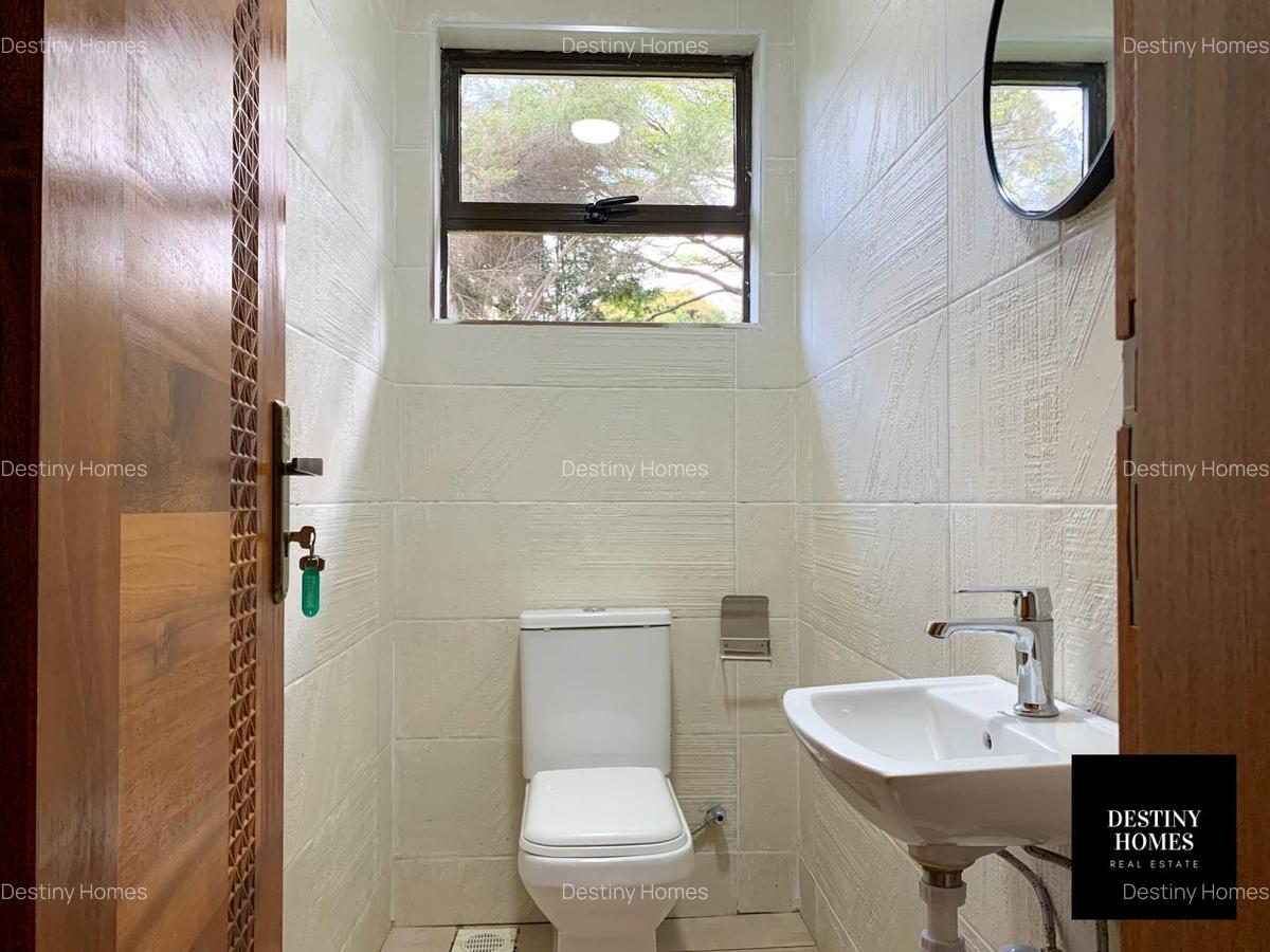 4 Bed Townhouse with En Suite in Karen - 13