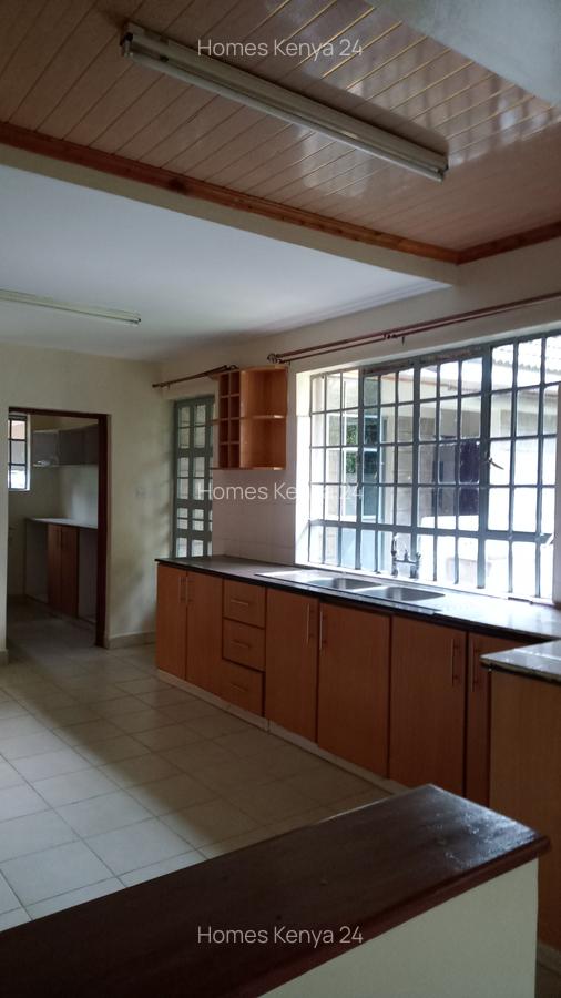 4 Bed House in Kiambu Road - 11
