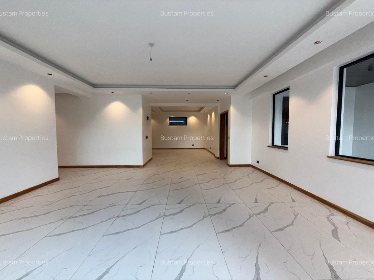 5 Bed Apartment with En Suite in Spring Valley - 1