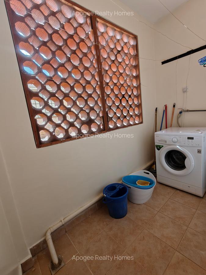 Serviced 3 Bed Apartment with En Suite at Fourways Junction Estate - 9